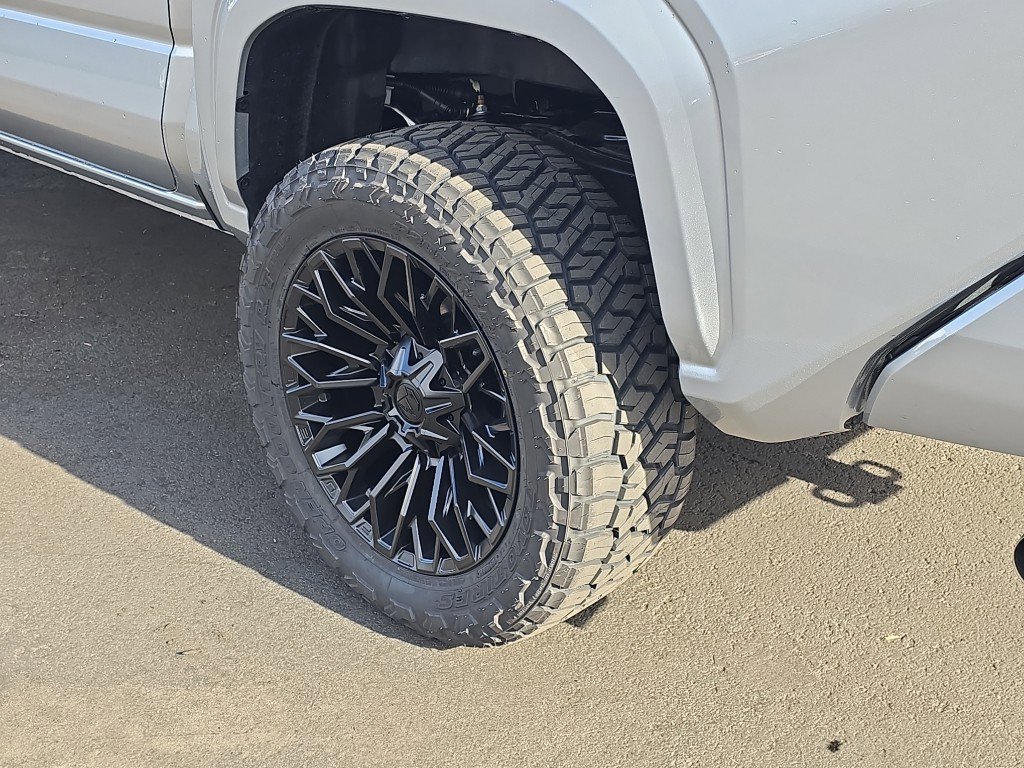 Used 2026 Toyota Tacoma SR5 AWD/4WD image 10