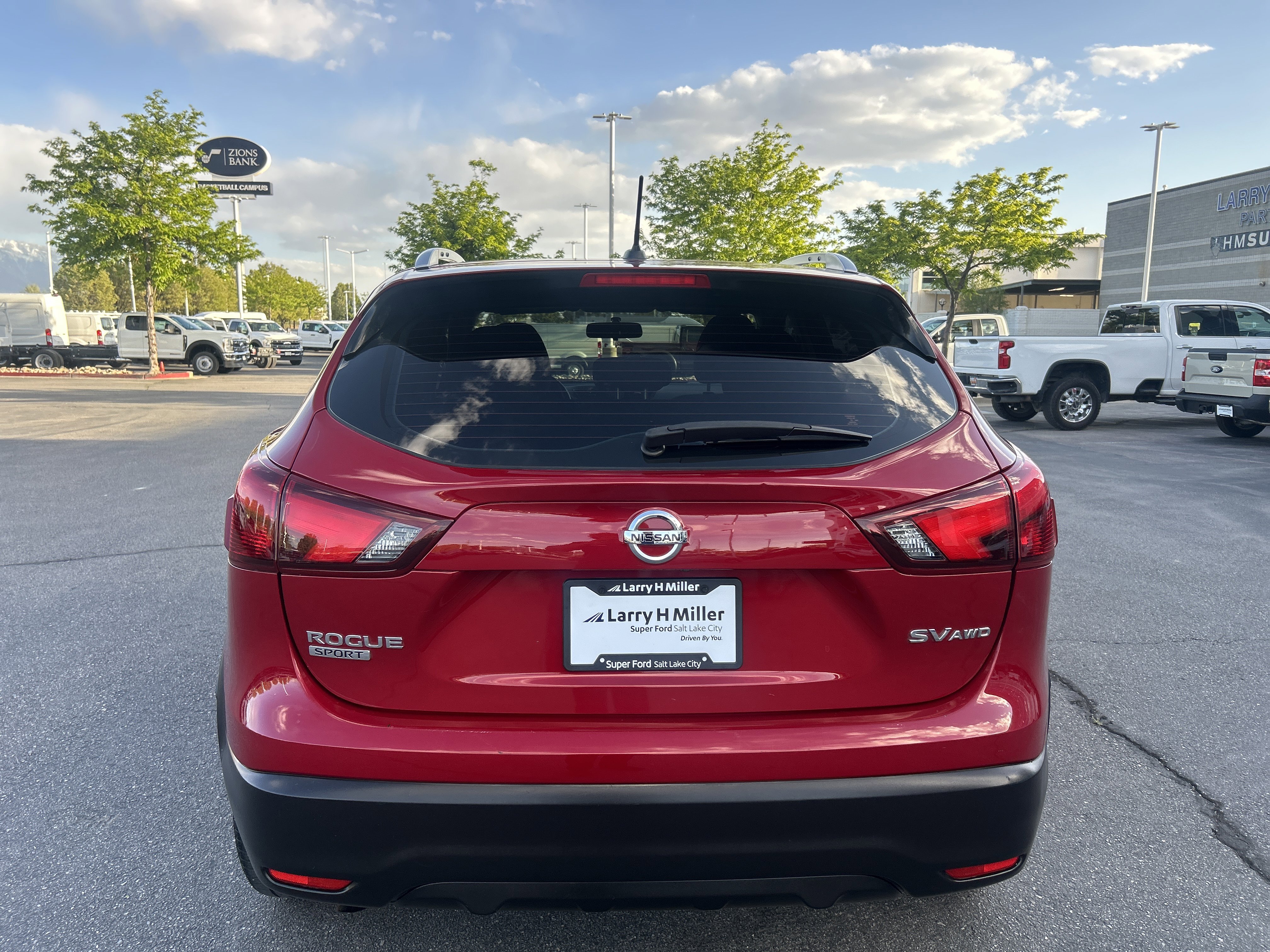 Used 2018 Nissan Rogue Sport SV w/ SV All-Weather Package image 4