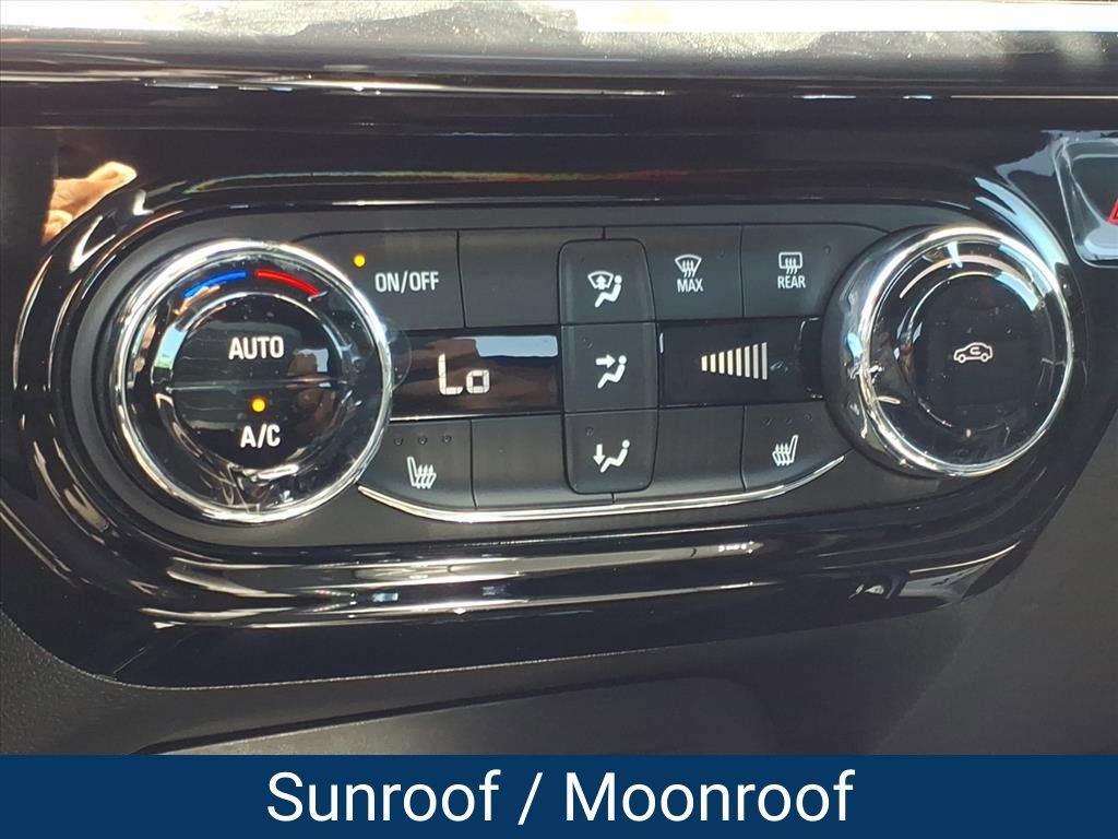 New 2026 Chevrolet Trax RS w/ Sunroof Package FWD image 5