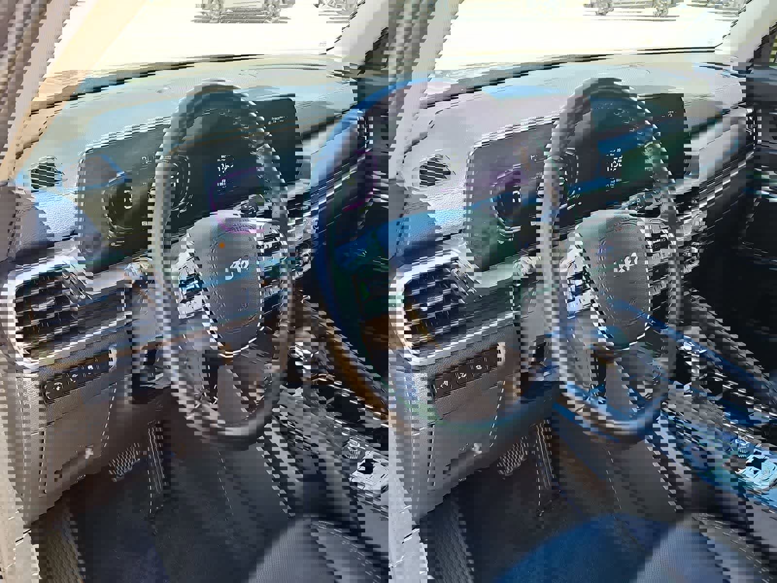 Used 2024 Kia Telluride S w/ S Sunroof Package FWD image 8