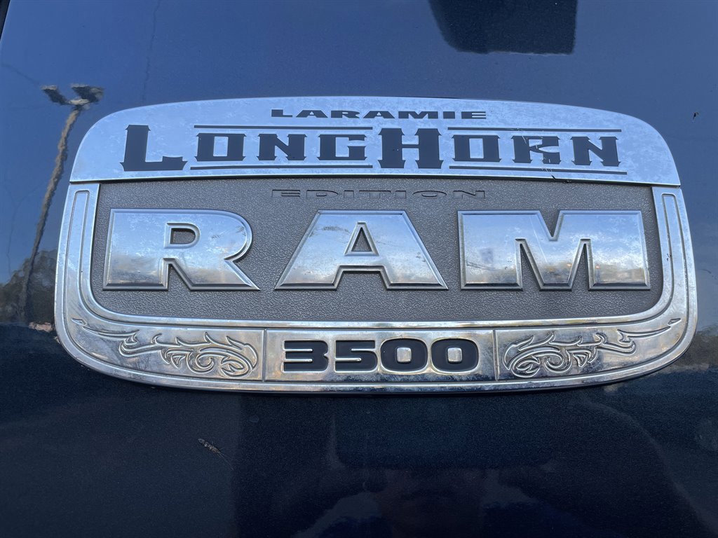 Used 2015 RAM 3500 Laramie Longhorn image 39