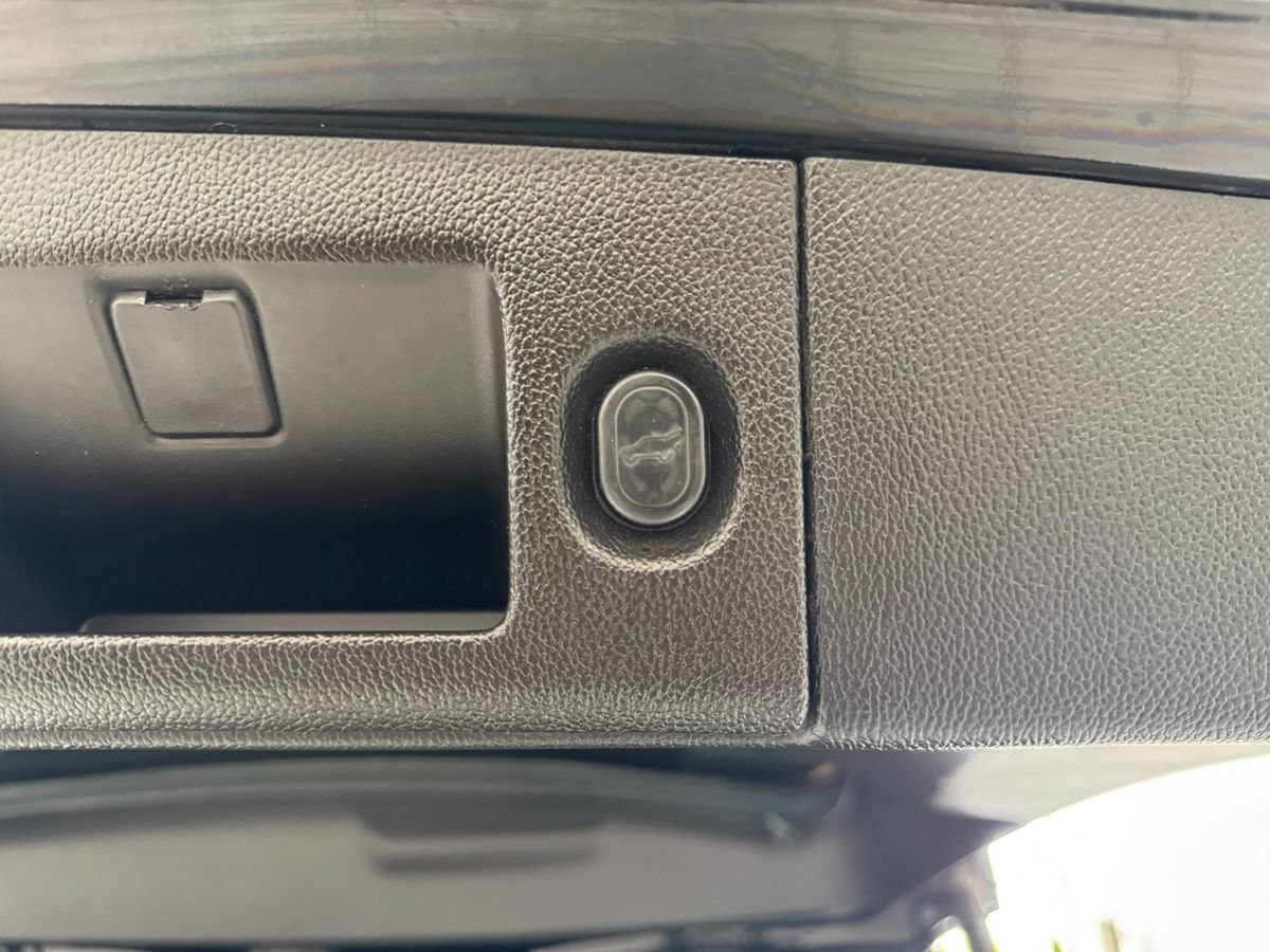 Used 2015 Chevrolet Tahoe LTZ AWD/4WD image 54