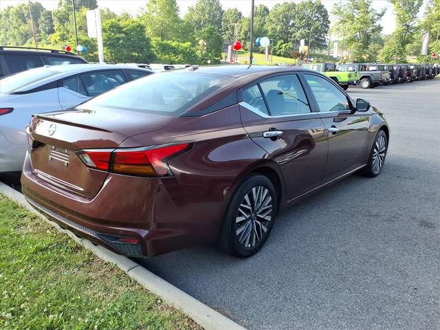 Used 2025 Nissan Altima 2.5 SV FWD image 8