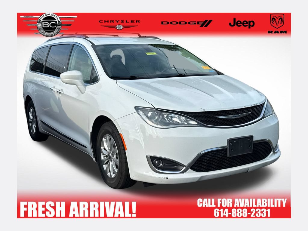 Used 2018 Chrysler Pacifica Touring-L FWD image 1