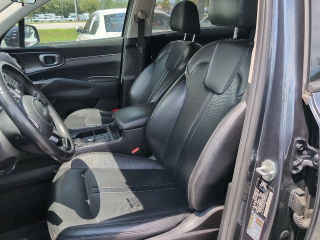 Used 2022 Kia Sorento S FWD image 9