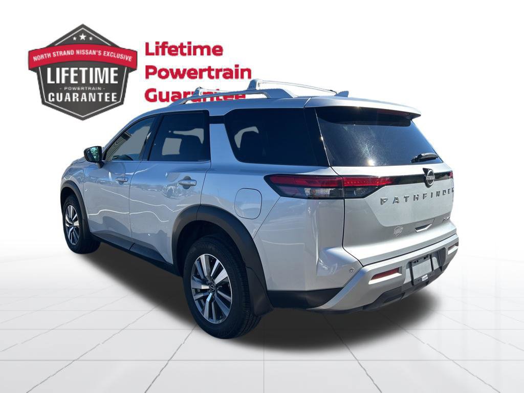 Certified 2025 Nissan Pathfinder SL AWD/4WD image 3
