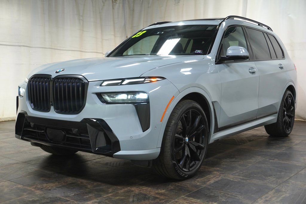 Used 2023 BMW X7 xDrive40i w/ Executive Package image 2