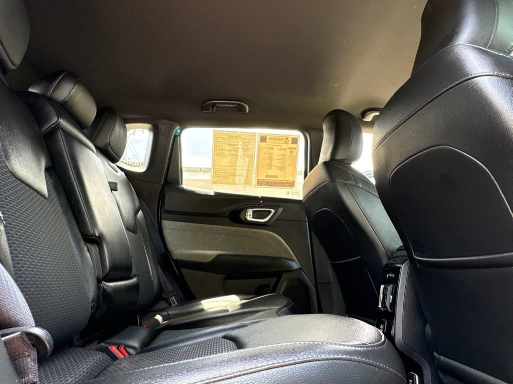 Used 2024 Jeep Compass Latitude AWD/4WD image 16