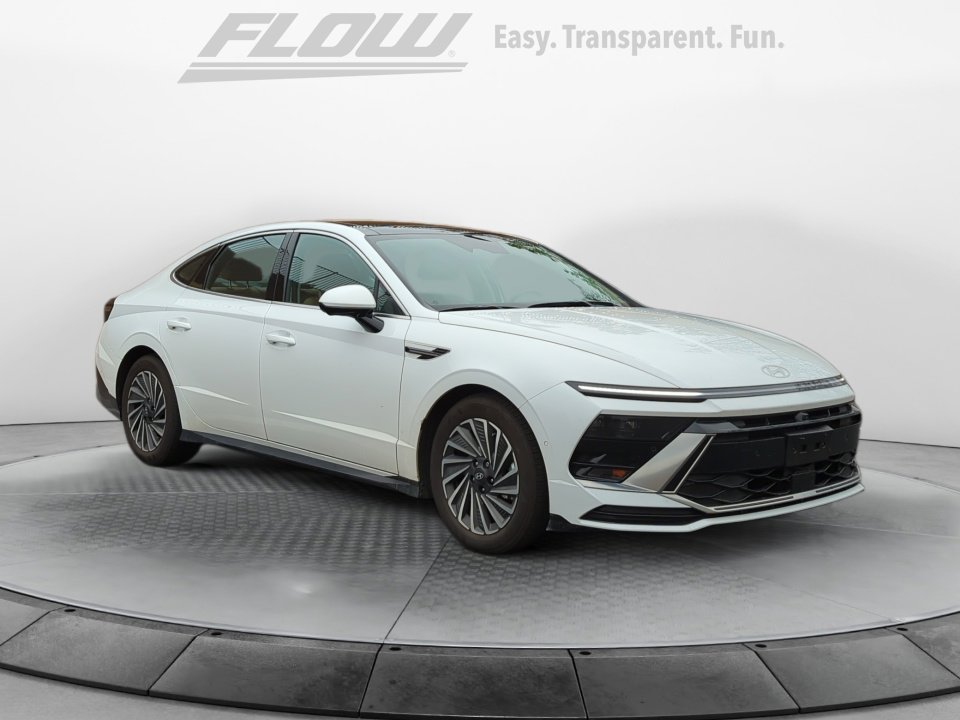 Certified 2025 Hyundai Sonata Limited FWD image 1