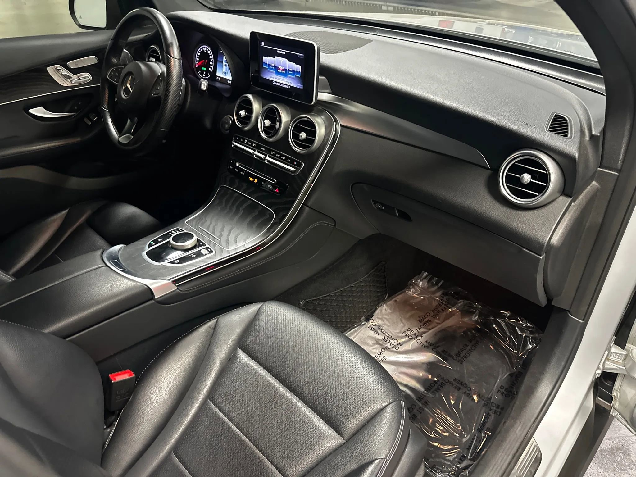 Used 2018 Mercedes-Benz GLC 300 4MATIC Coupe image 24