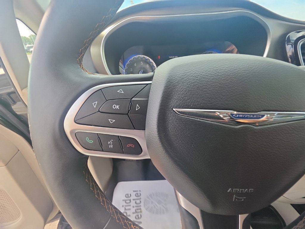 Used 2017 Chrysler Pacifica Touring-L Plus w/ Advanced Safetytec Group FWD image 19