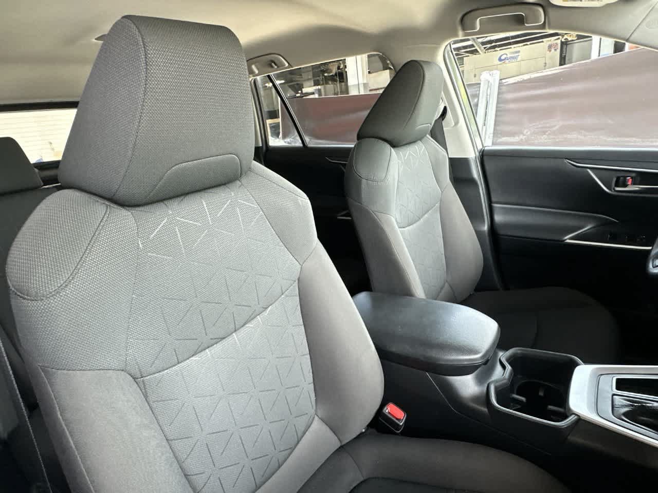 Used 2024 Toyota RAV4 XLE FWD image 27