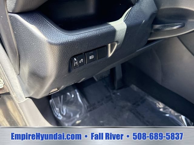 Used 2020 Toyota RAV4 LE AWD/4WD image 21