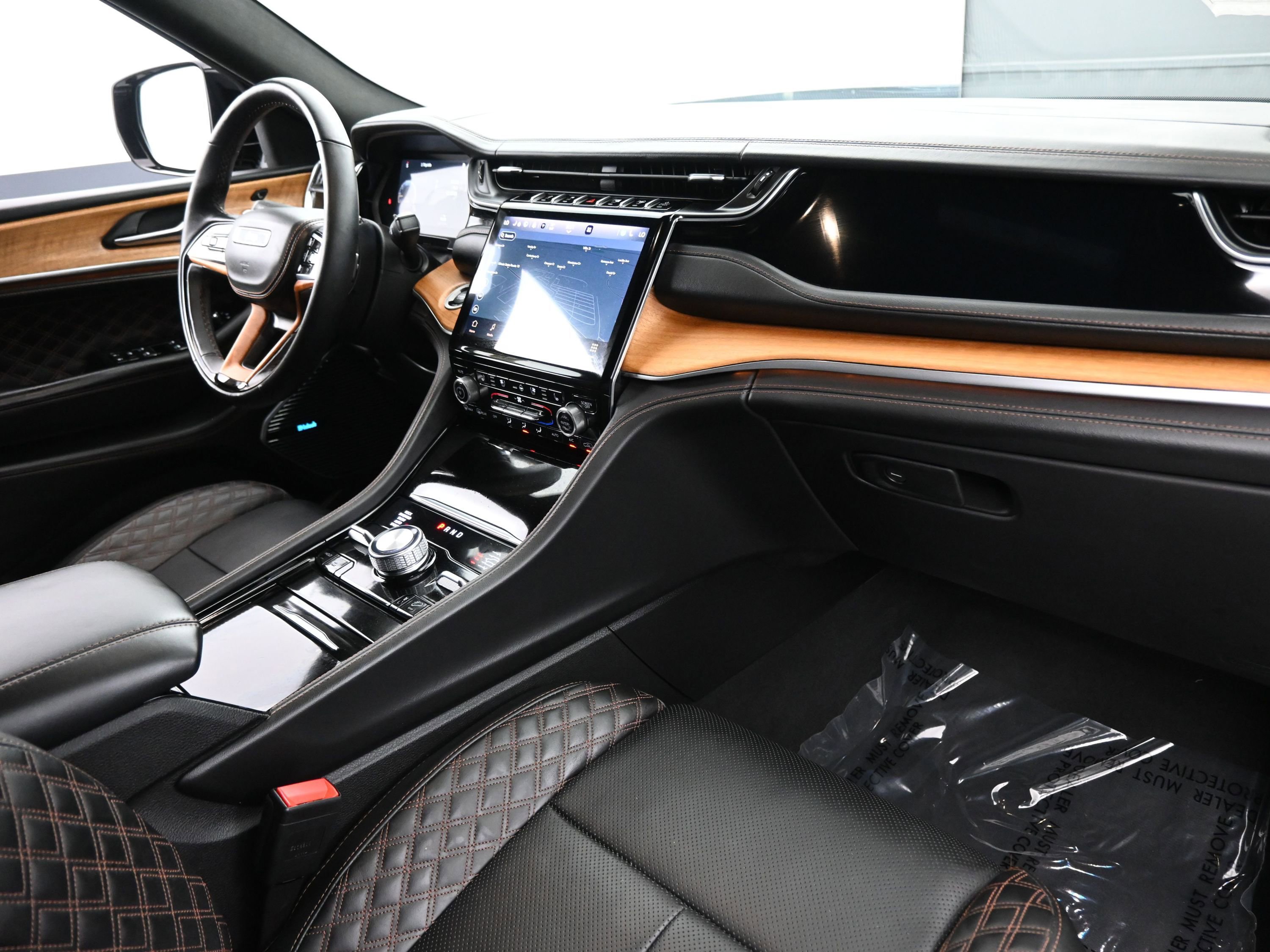 Used 2023 Jeep Grand Cherokee L Summit image 16