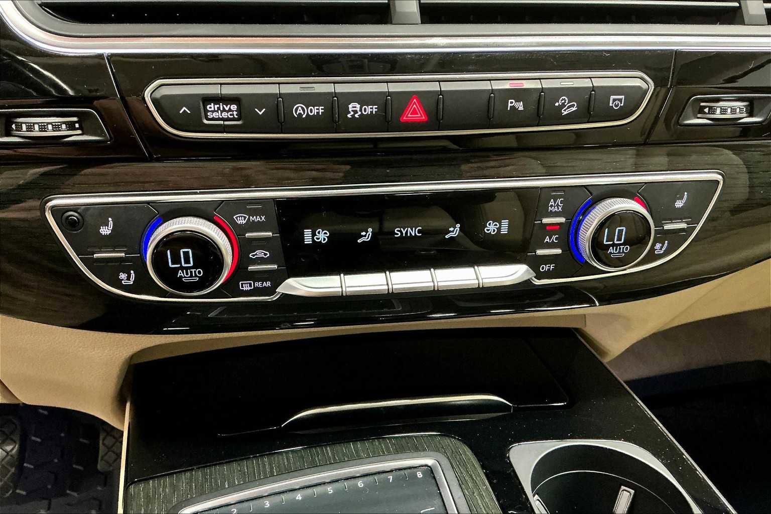 Used 2018 Audi Q7 3.0T Premium Plus w/ Premium Plus Package image 33