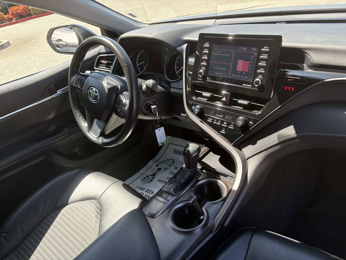 Used 2024 Toyota Camry SE image 19