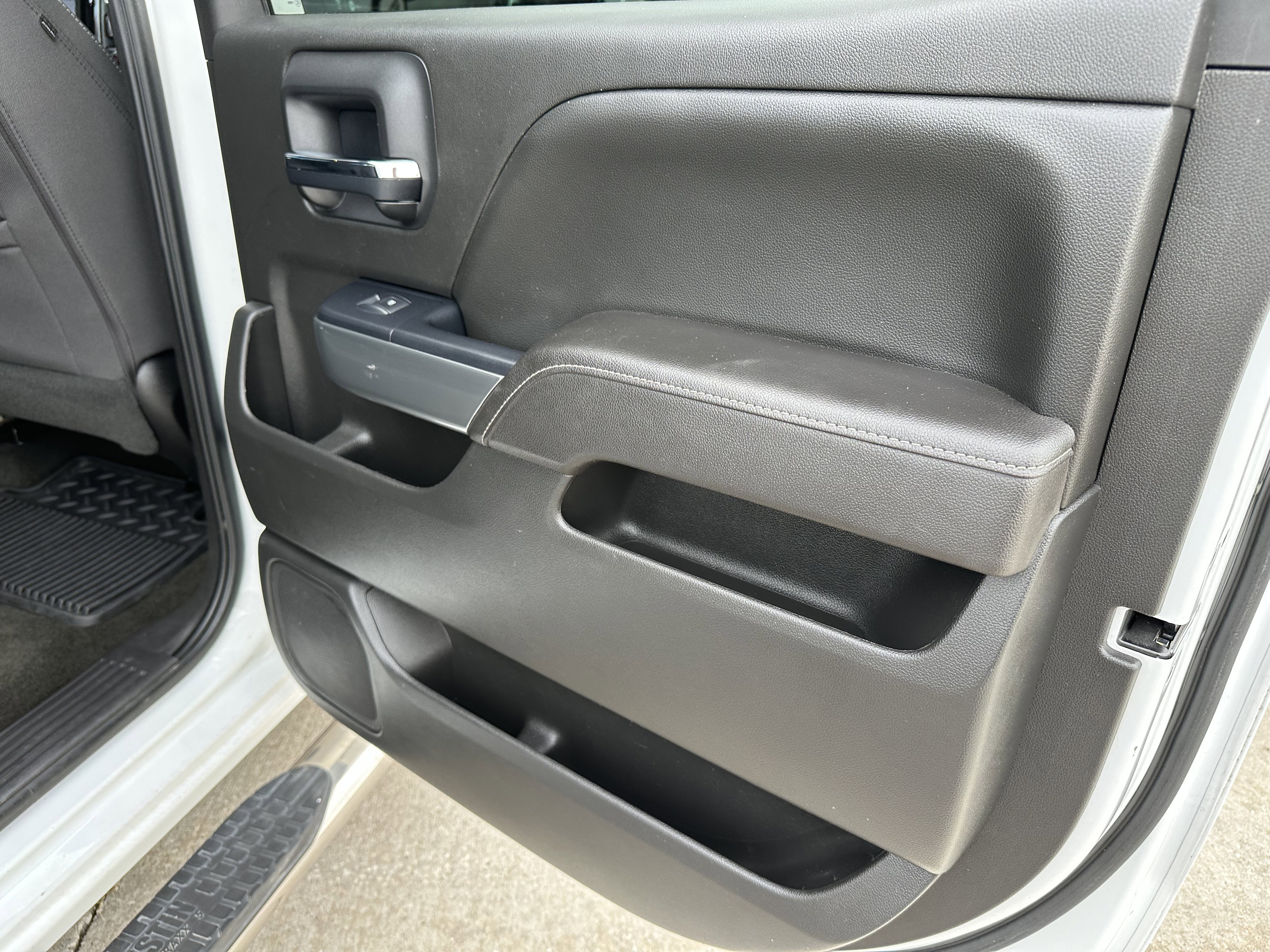 Used 2017 Chevrolet Silverado 1500 LT w/ All Star Edition image 17