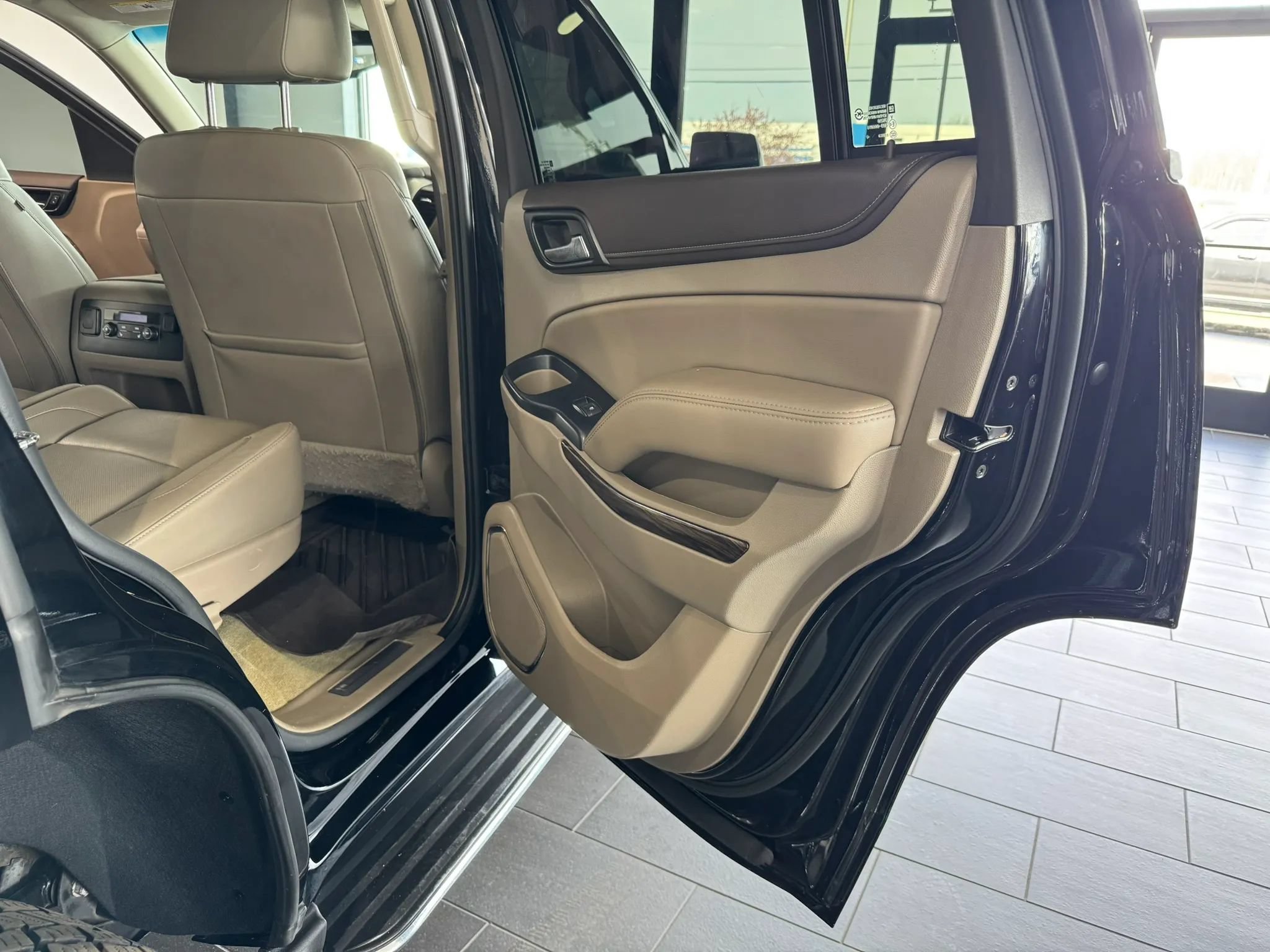 Used 2017 GMC Yukon SLT AWD/4WD image 31
