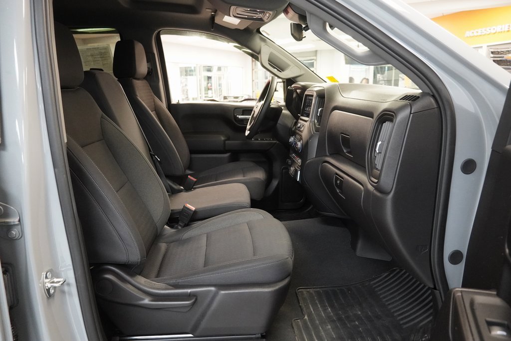 Used 2024 Chevrolet Silverado 1500 Custom Trail Boss w/ LPO, Dark Essentials Package image 31