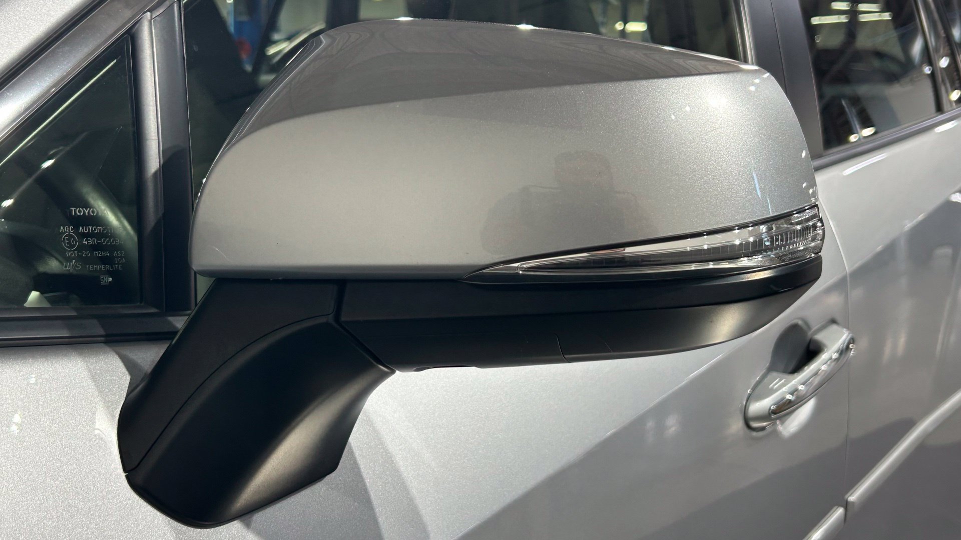 Used 2021 Toyota RAV4 Limited w/ Limited Grade Weather Package AWD/4WD image 16
