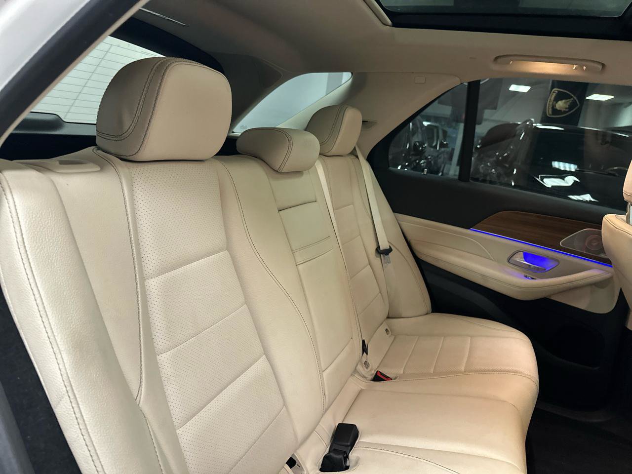 Used 2022 Mercedes-Benz GLE 350 4MATIC w/ Premium Package image 39