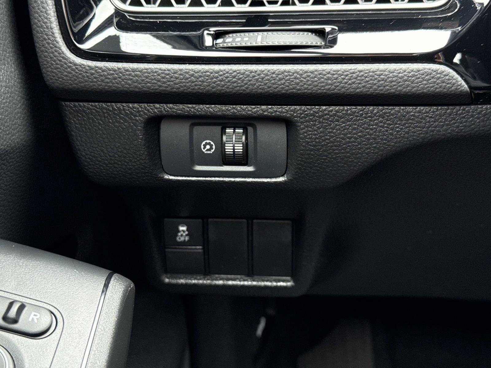 Used 2025 Honda Civic Sport image 12