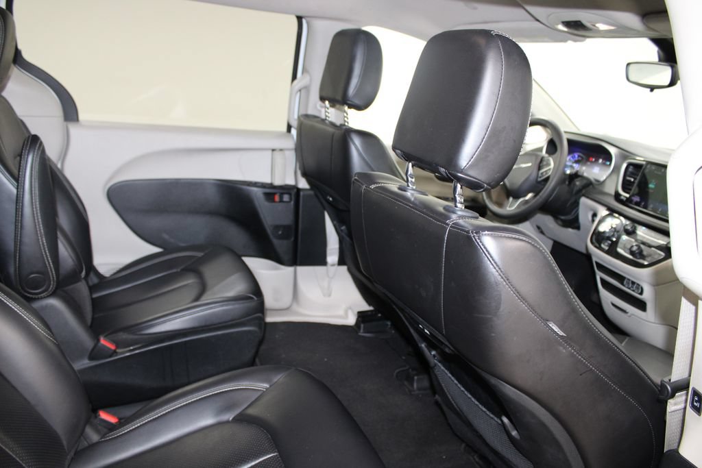 Used 2024 Nissan Versa SR FWD image 66