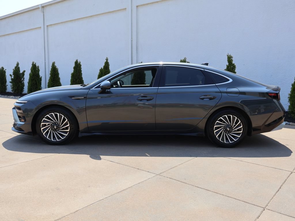 Used 2025 Hyundai Sonata SEL FWD image 3