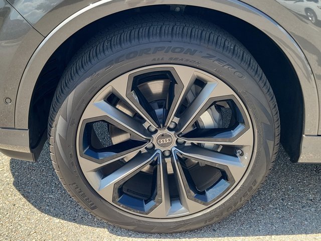 Certified 2025 Audi Q7 3.0T Premium Plus w/ Premium Plus Package image 8