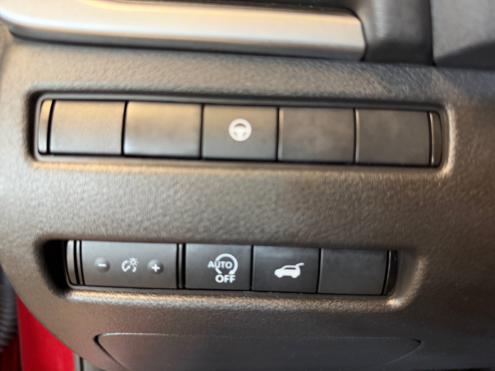 Used 2025 Nissan Rogue SV FWD image 24