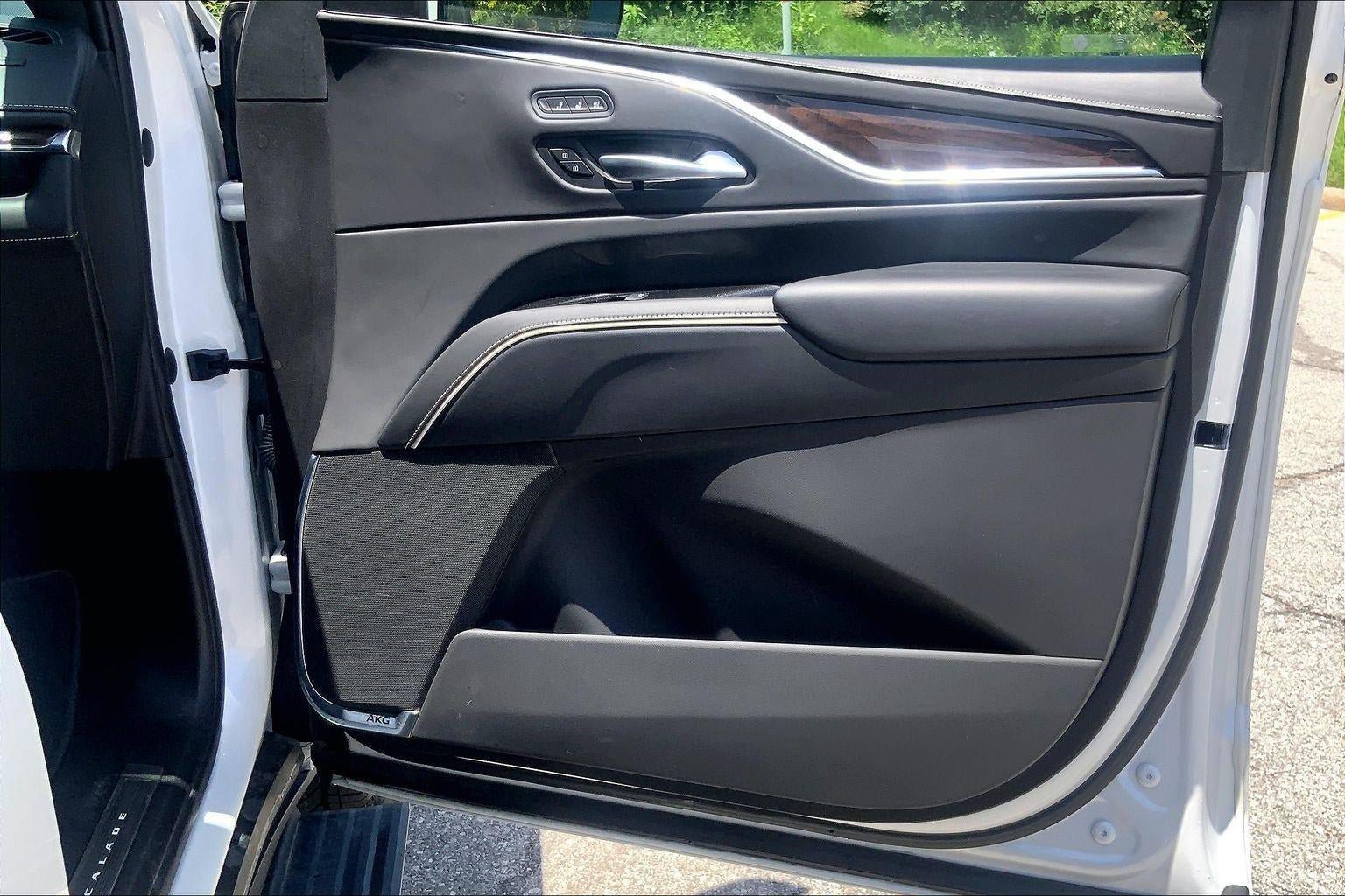 Certified 2022 Cadillac Escalade Sport Platinum w/ Heavy-Duty Trailer Package AWD/4WD image 27