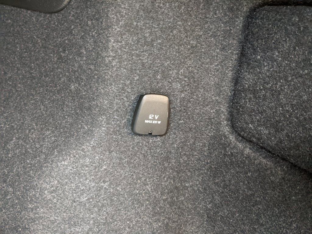 Certified 2024 Volvo XC40 Recharge Plus image 28