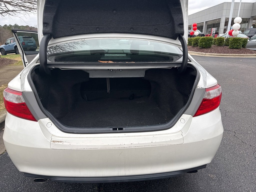 Used 2016 Toyota Camry XSE image 11