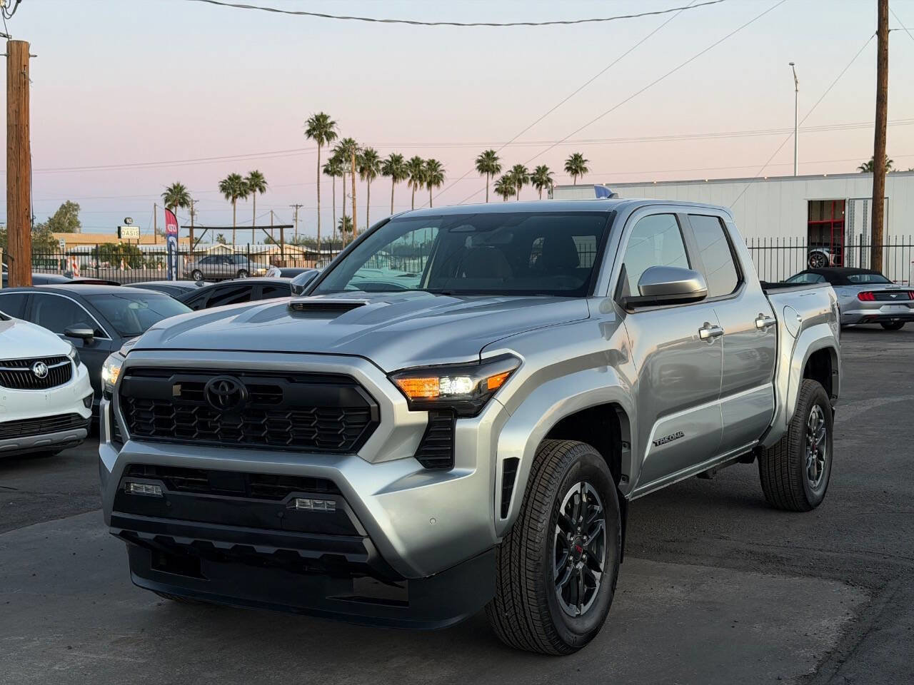 Used 2024 Toyota Tacoma TRD Sport w/ TRD Sport Upgrade Package AWD/4WD image 2
