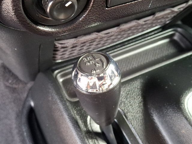 Used 2018 Jeep Wrangler Unlimited Sport S AWD/4WD image 29