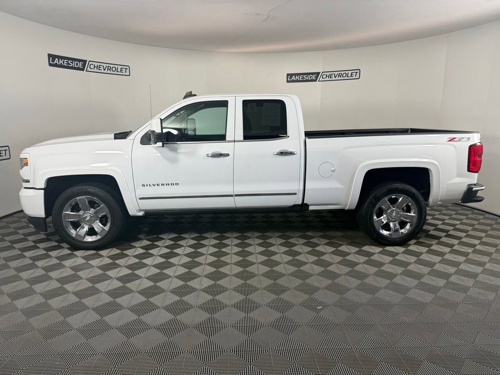 Used 2017 Chevrolet Silverado 1500 LTZ Z71 w/ LTZ Plus Package AWD/4WD image 3