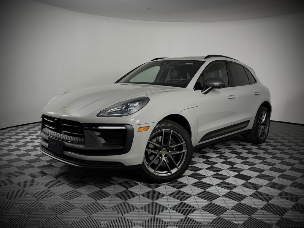 Used 2025 Porsche Macan Turbo image 1