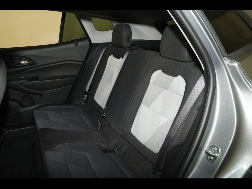 Used 2024 Chevrolet Trax LS w/ LS Convenience Package FWD image 25