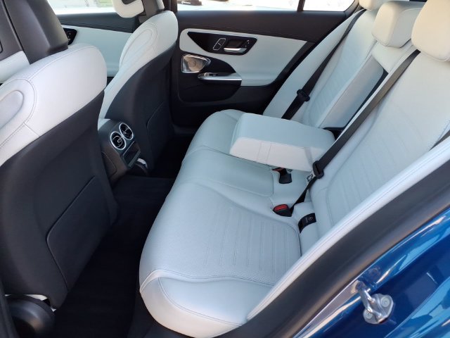 Used 2023 Mercedes-Benz C 300 Sedan image 18
