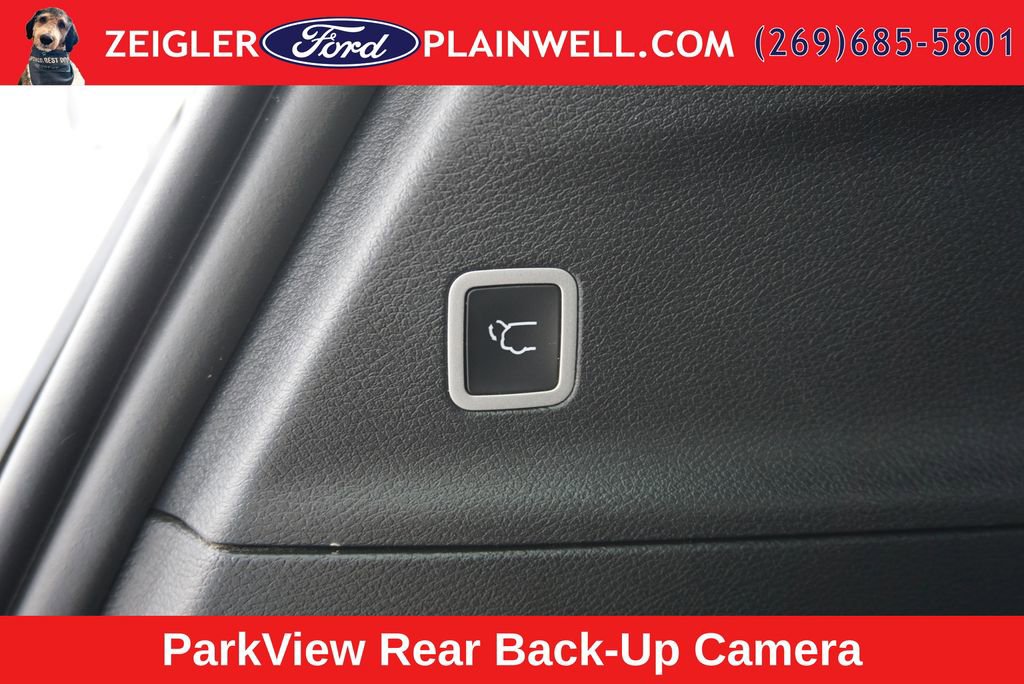 Used 2025 Chrysler Pacifica Select FWD image 11