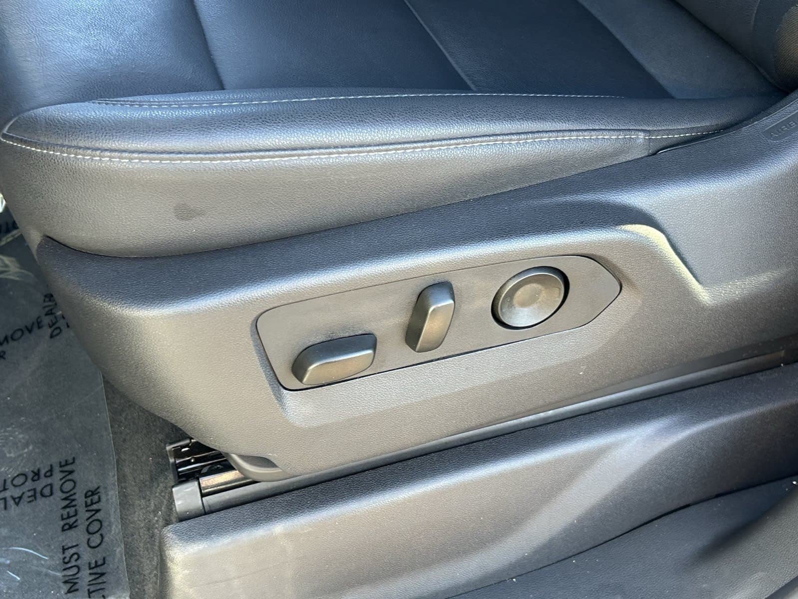 Used 2025 Chevrolet Silverado 1500 LT Trail Boss w/ Convenience Package II AWD/4WD image 24