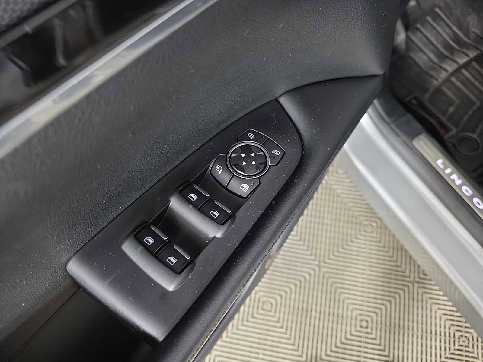 Used 2022 Lincoln Nautilus Reserve image 52