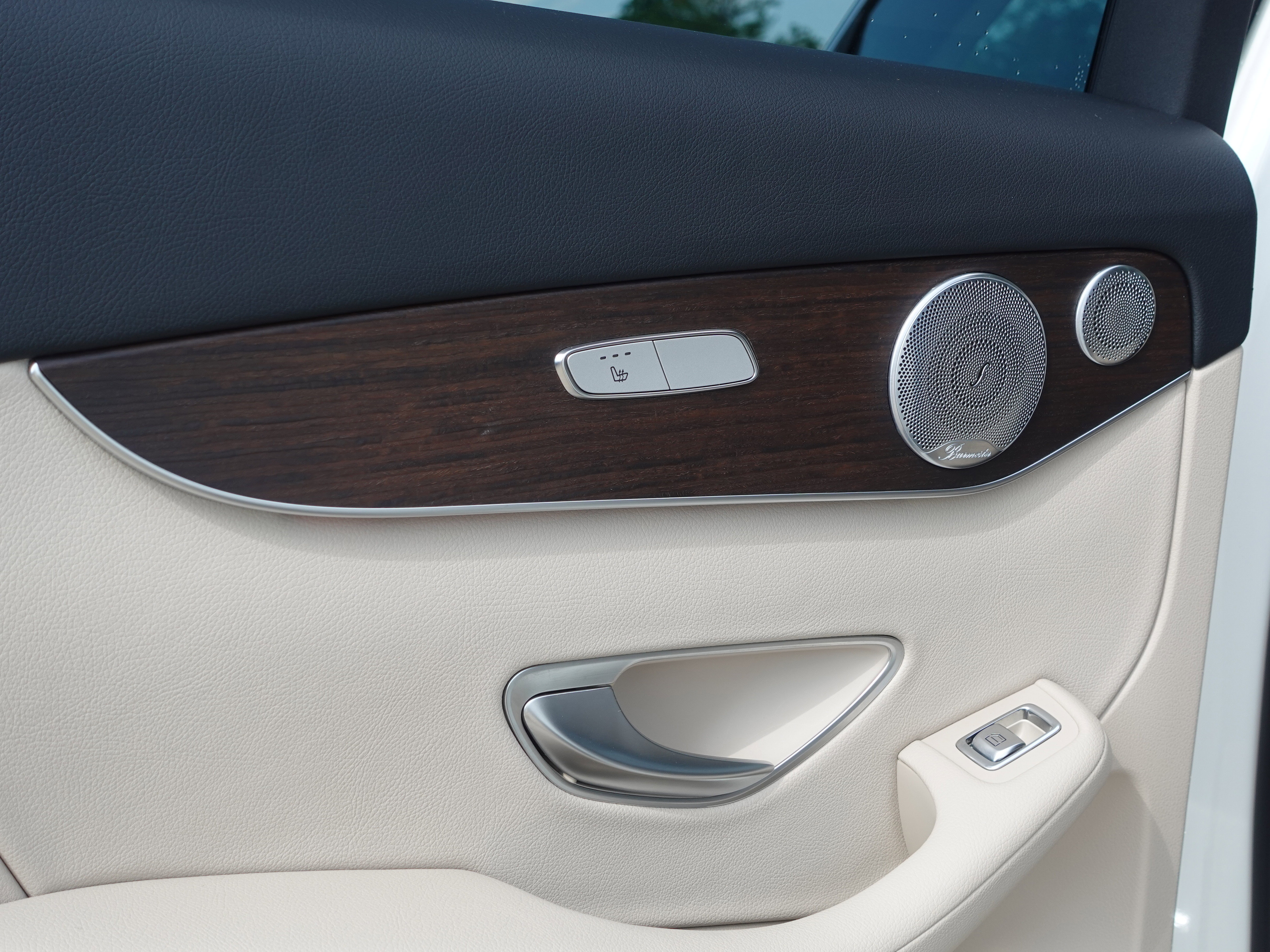 Used 2021 Mercedes-Benz GLC 300 4MATIC image 20