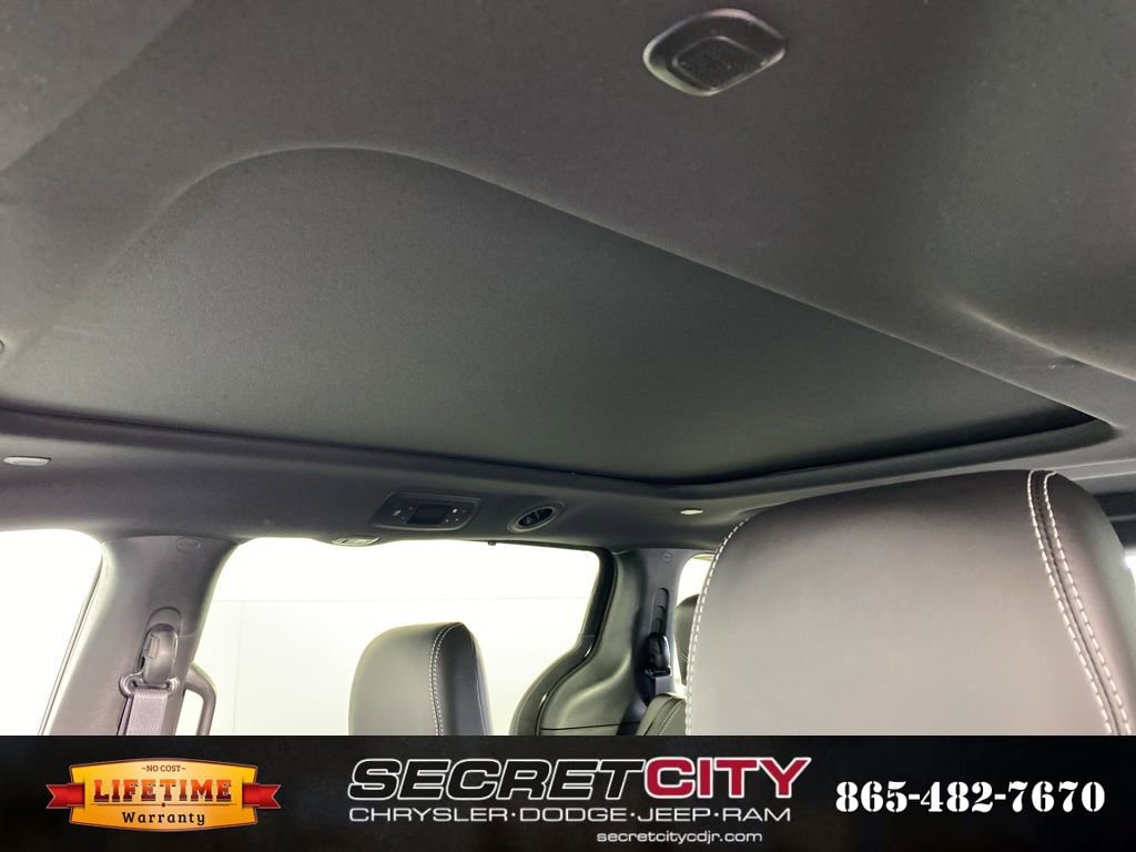 New 2026 Chrysler Pacifica Select w/ S Appearance Package image 29