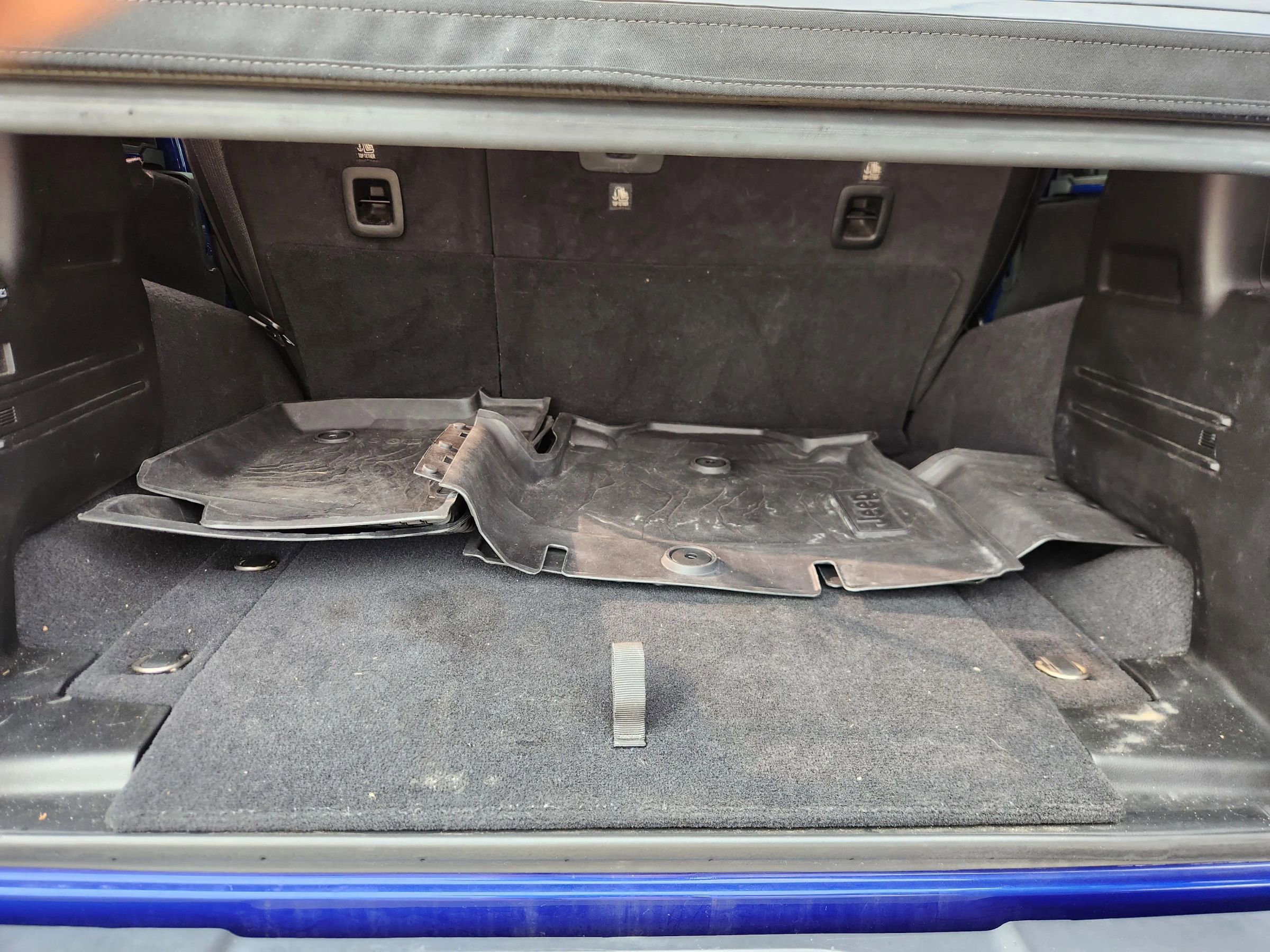 Used 2018 Jeep Wrangler Unlimited Sahara w/ Dual Top Group image 50