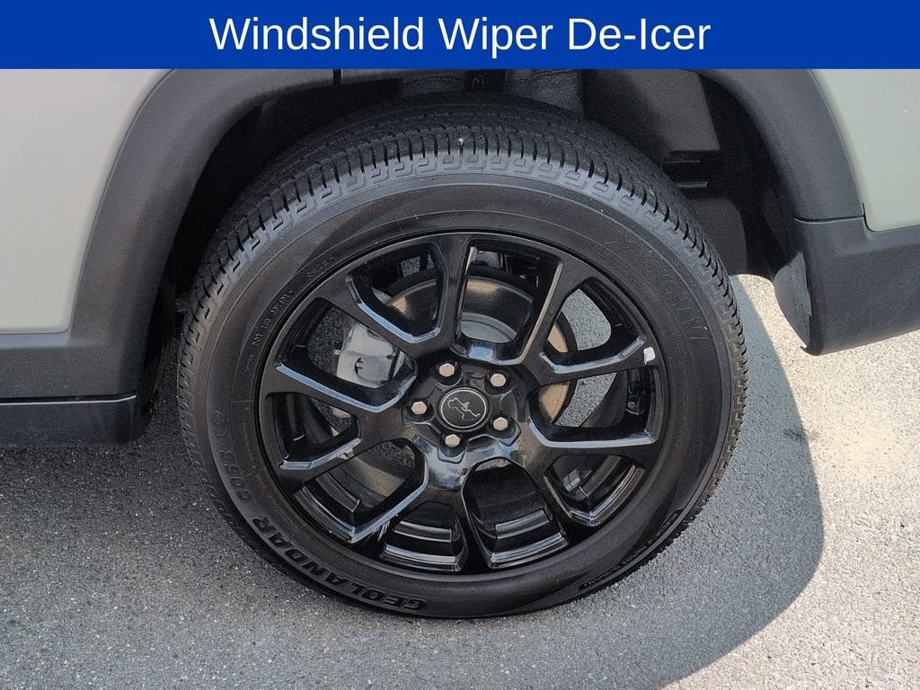 Used 2025 Jeep Compass Latitude w/ Convenience Group AWD/4WD image 29