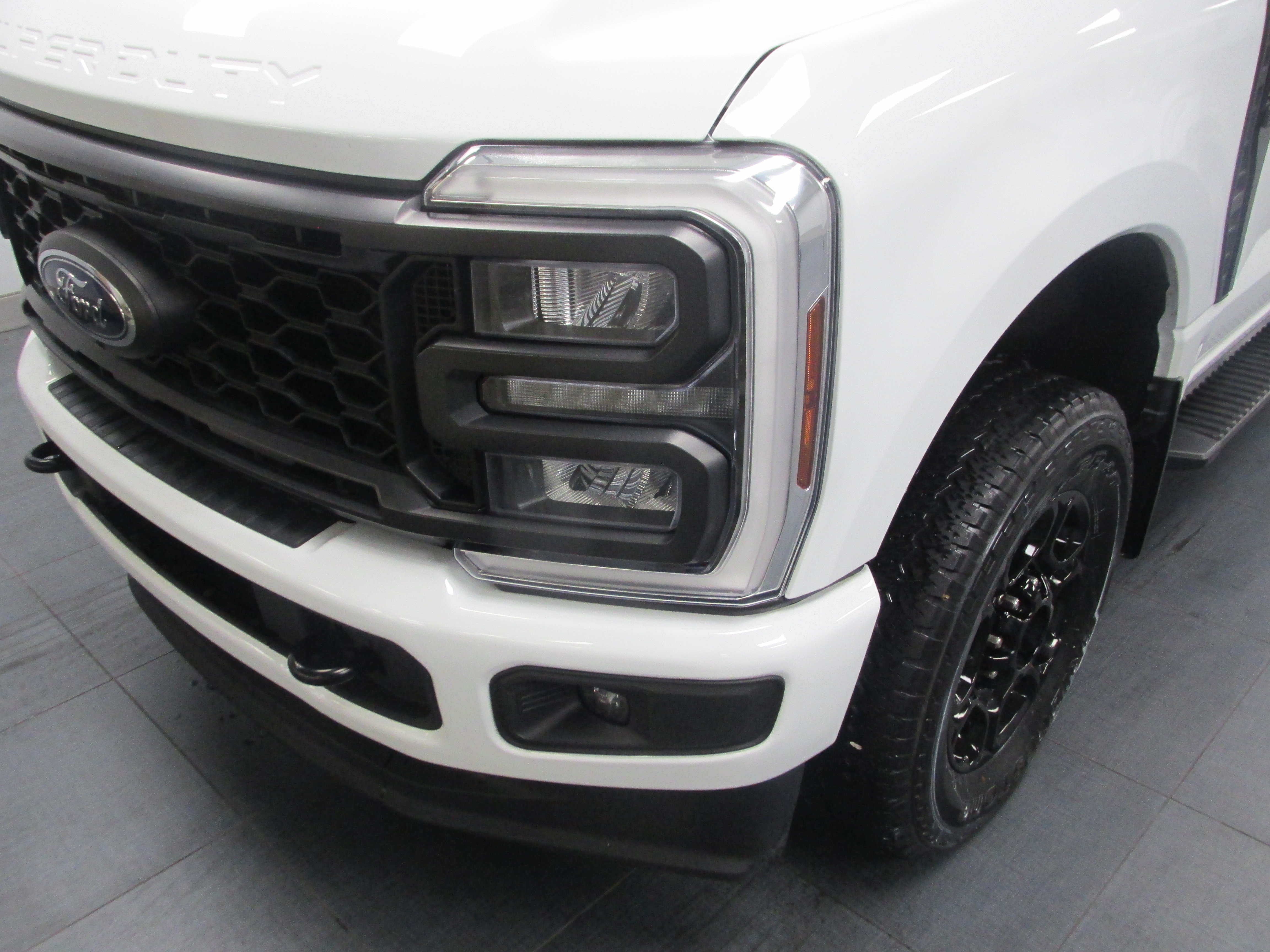 Used 2024 Ford F250 XLT w/ XLT Premium Package AWD/4WD image 8