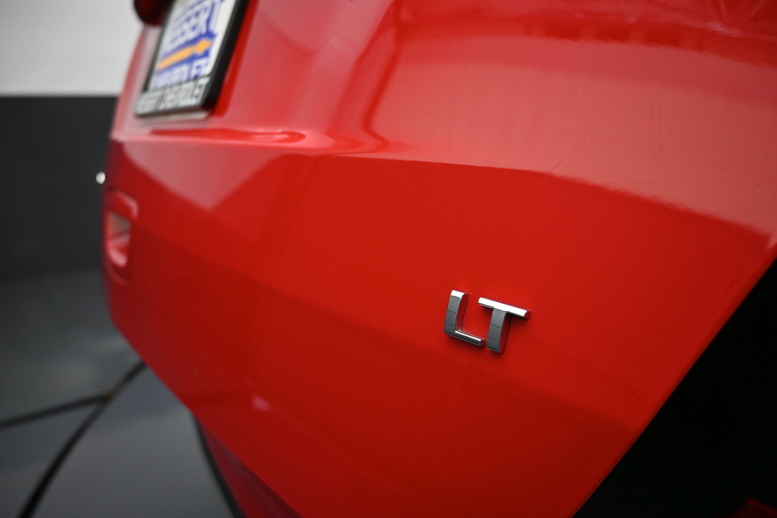 Used 2020 Chevrolet Trax LT w/ LT Convenience Package FWD image 32