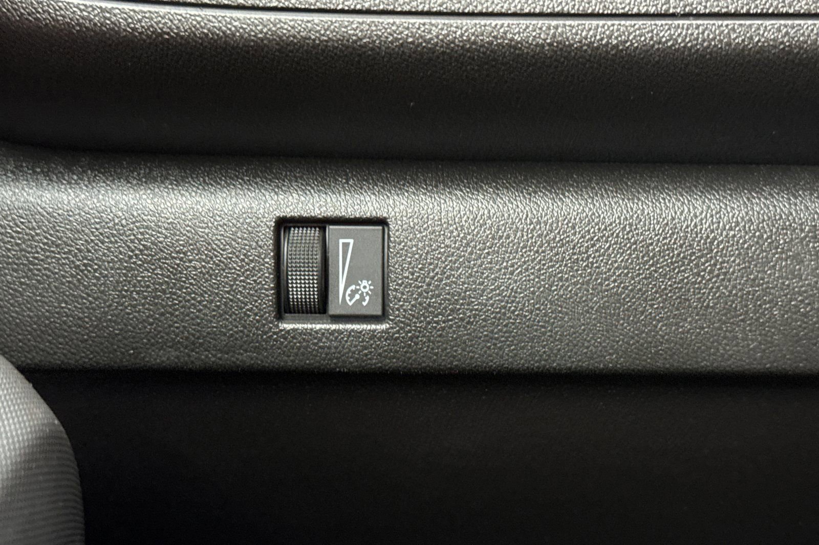 Certified 2023 Chevrolet Colorado W/T image 28