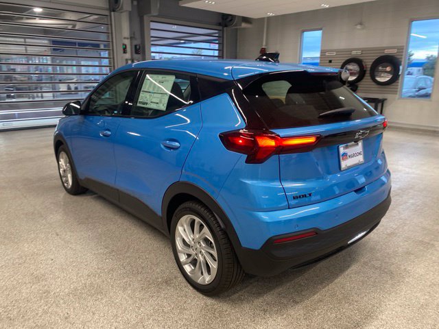 New 2027 Chevrolet Bolt LT w/ Comfort Package FWD image 8